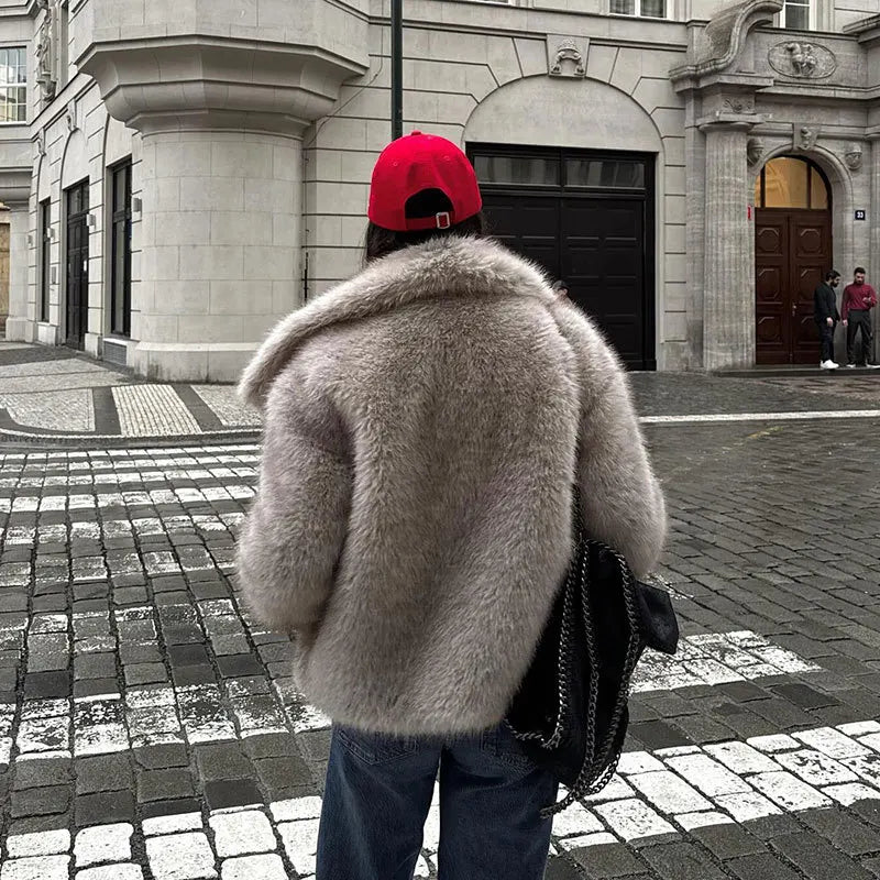 Woman Autumn Winter Faux Fur Coat Plush Fluffy Women's Jacket New in Outerwears White Red Gray Black Wool Blends Coats
