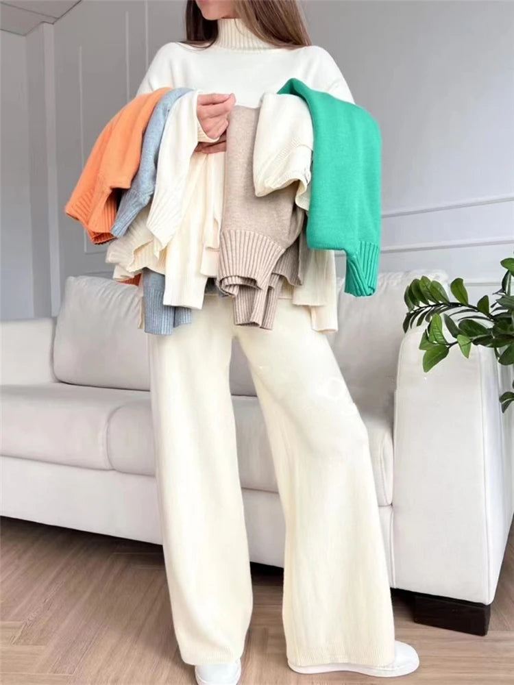 BEAUTY CLOSET COLLECTION  - Tracksuit Turtleneck Sweater and Straight Jogging Pants