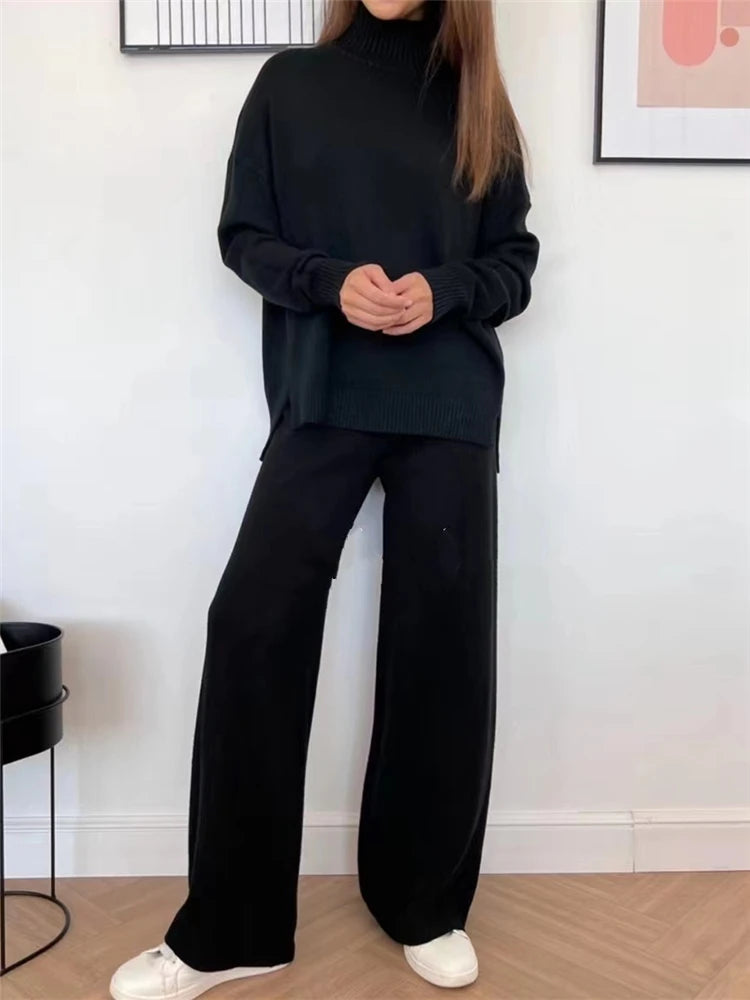 BEAUTY CLOSET COLLECTION  - Tracksuit Turtleneck Sweater and Straight Jogging Pants