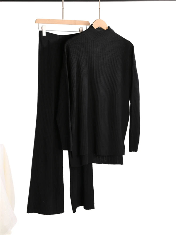 BEAUTY CLOSET COLLECTION  - Tracksuit Turtleneck Sweater and Straight Jogging Pants