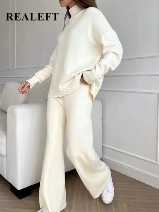 BEAUTY CLOSET COLLECTION  - Tracksuit Turtleneck Sweater and Straight Jogging Pants